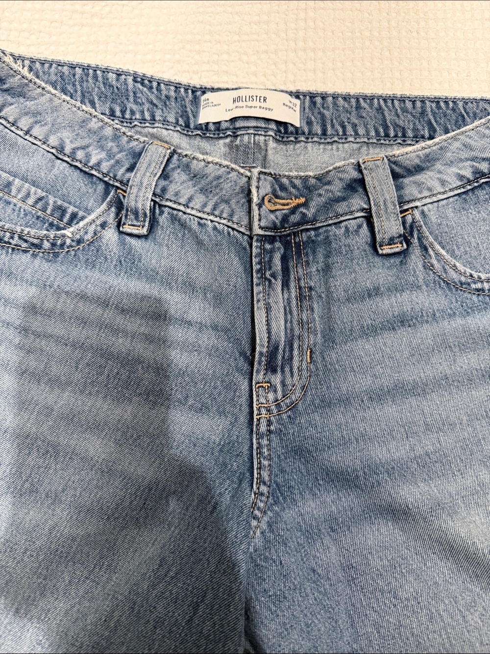 Hollister Faded Blue Low-Rise Super Baggy Jeans - Picture 1 of 5
